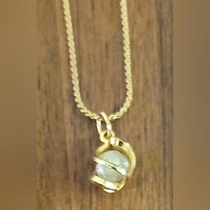 Gold Pendant Necklace